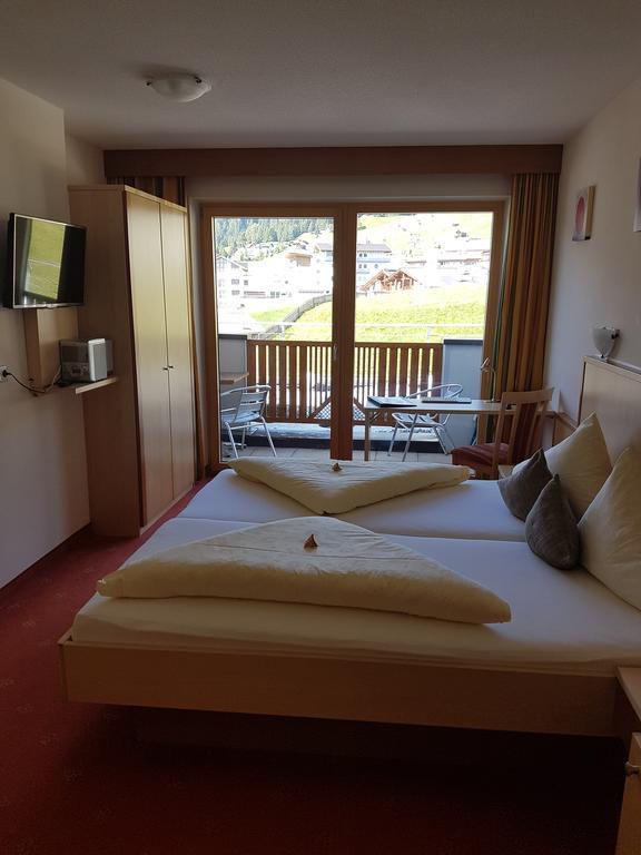 Hotel Garni Alpendiamant Фис Екстериор снимка